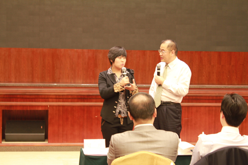 學(xué)員與老師互動(dòng)