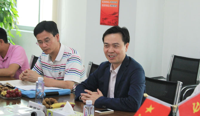 開(kāi)展黨的群眾路線教育實(shí)踐活動(dòng)會(huì)議現(xiàn)場(chǎng)