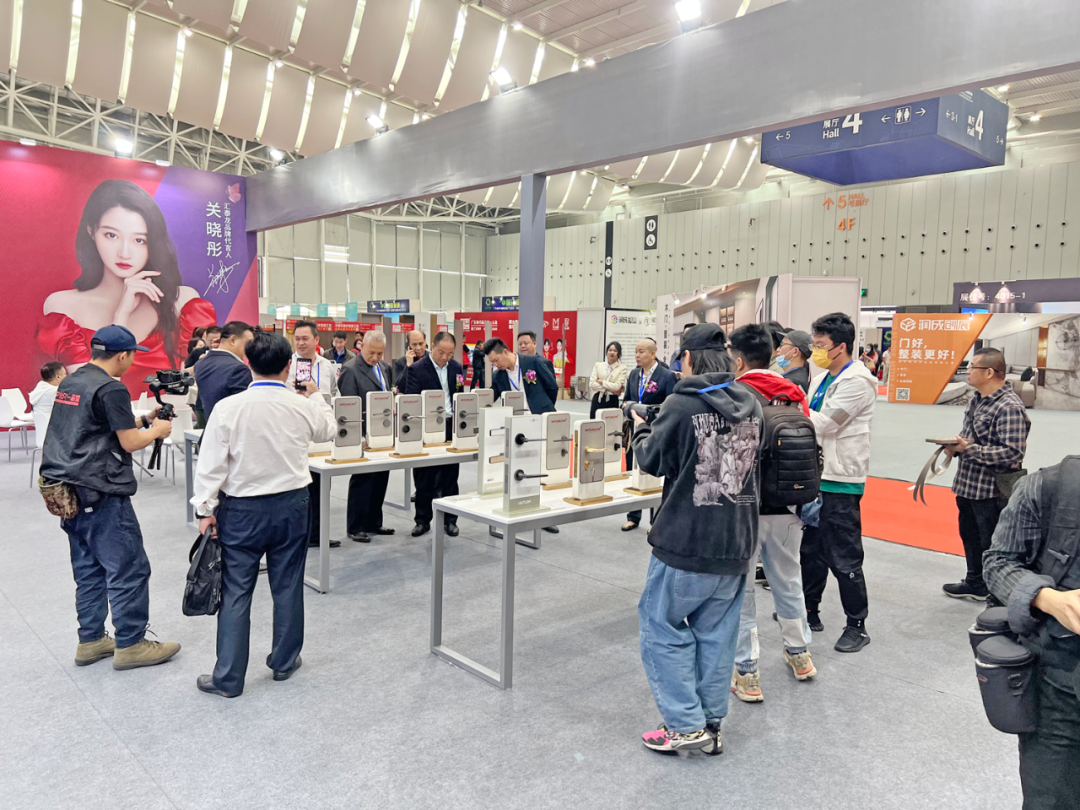 1683104305899160.png 640 (1).png